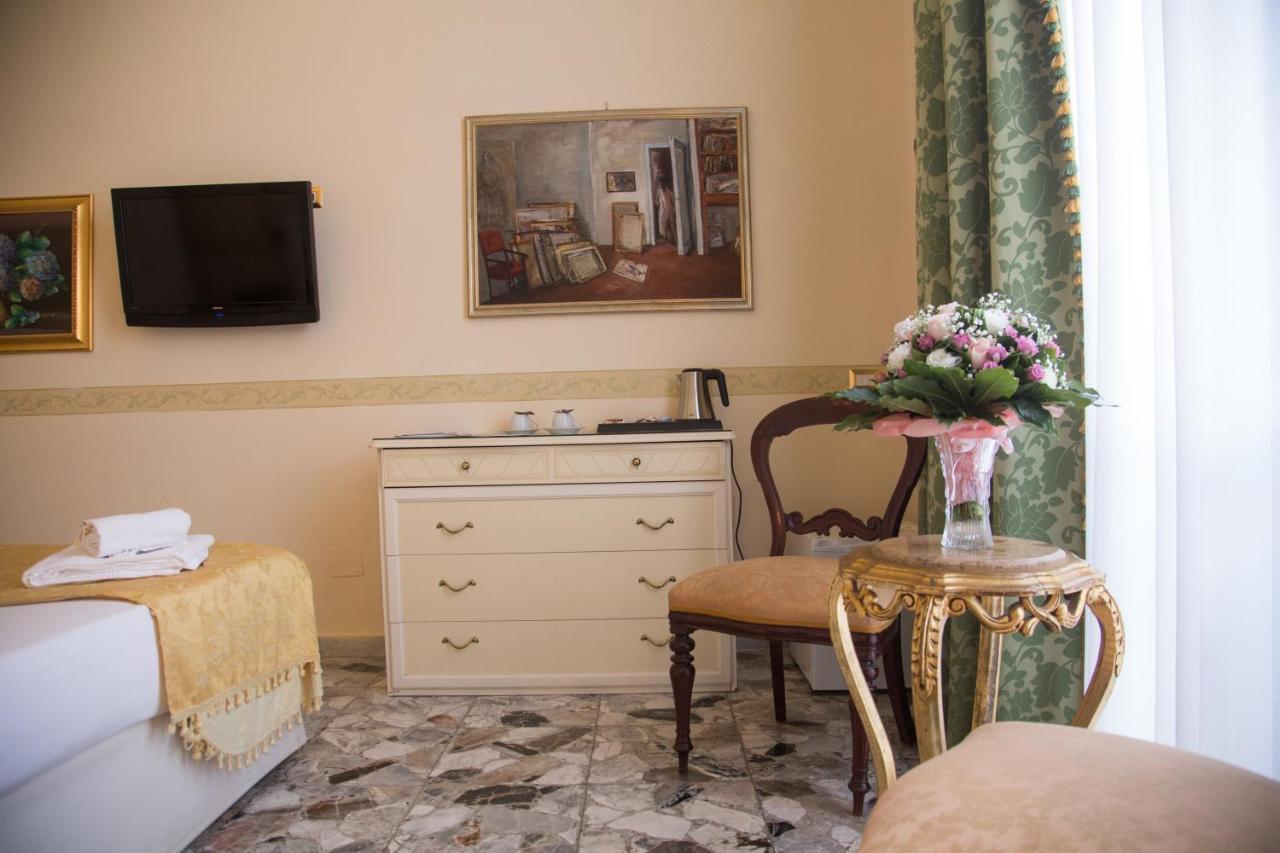 B&B Art Suite Santa Brigida Наполи Екстериор снимка
